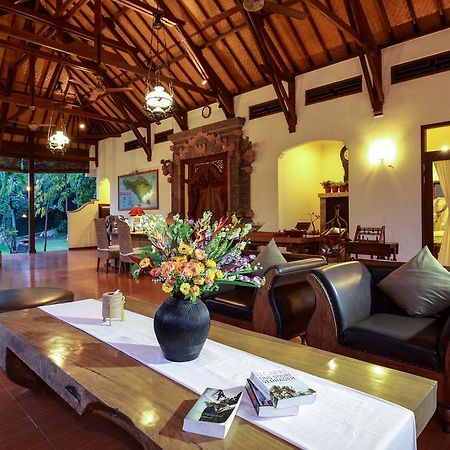 Banyualit Spa 'N Resort Lovina Buitenkant foto