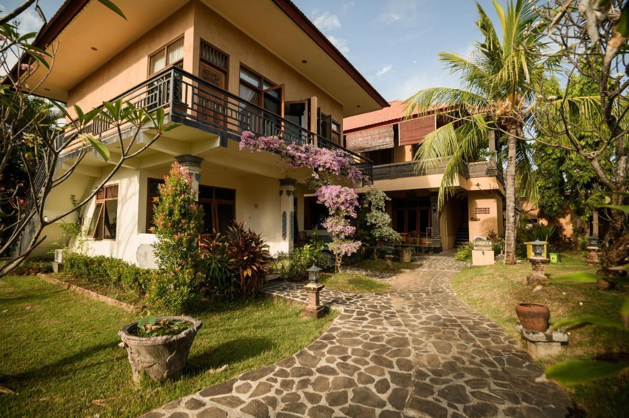 Banyualit Spa 'N Resort Lovina Buitenkant foto