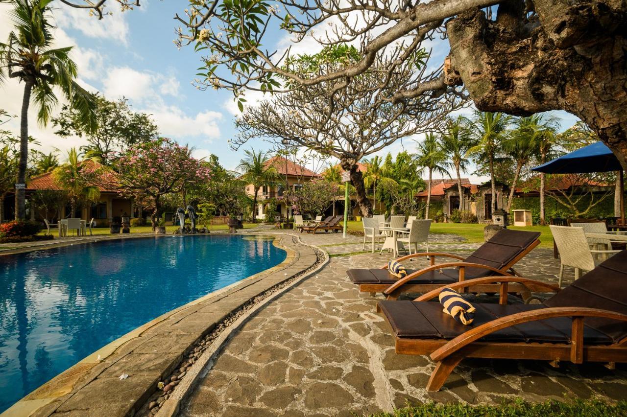 Banyualit Spa 'N Resort Lovina Buitenkant foto