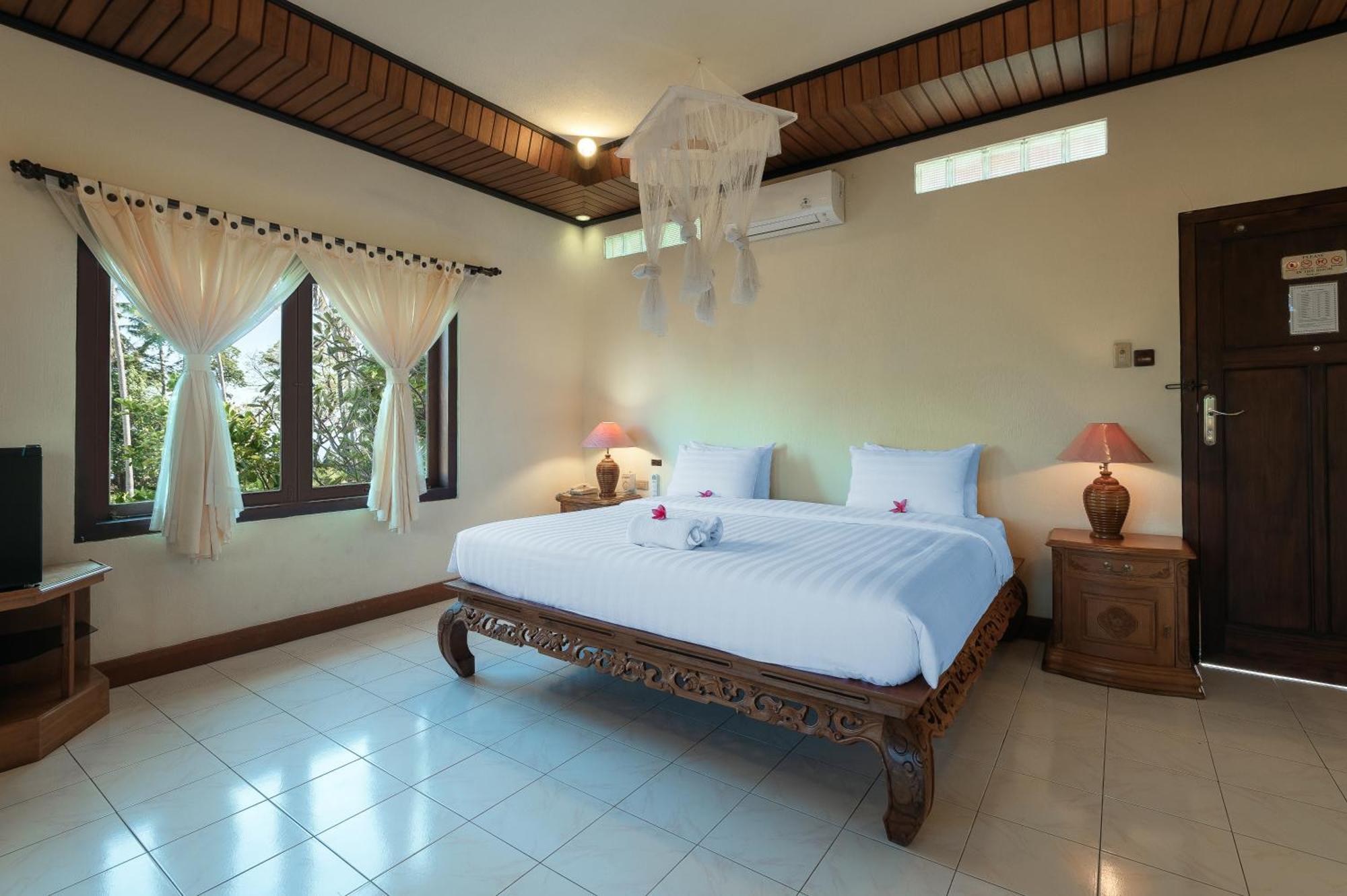 Banyualit Spa 'N Resort Lovina Buitenkant foto