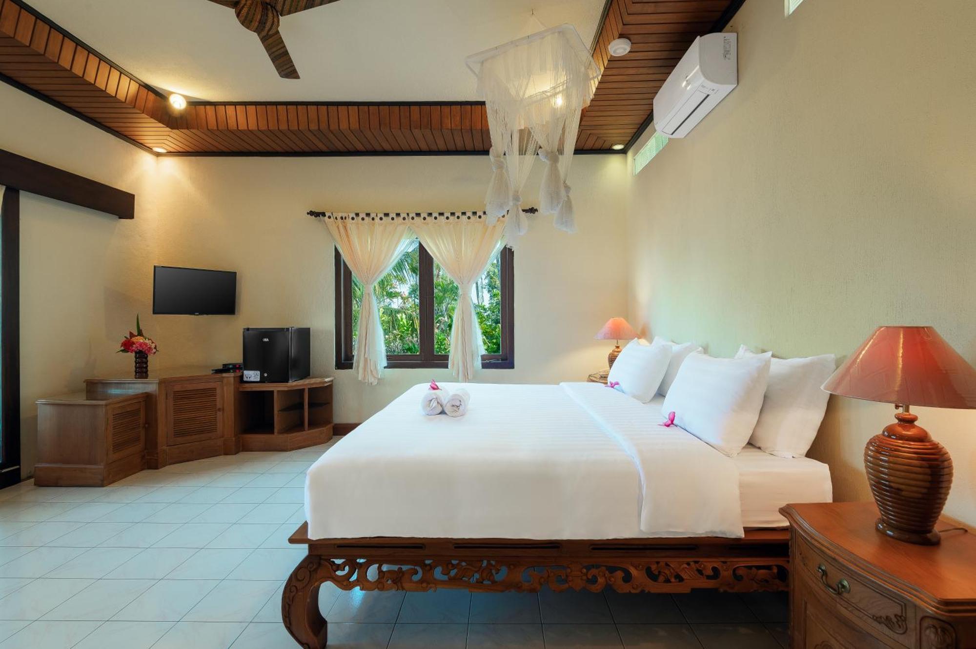 Banyualit Spa 'N Resort Lovina Buitenkant foto