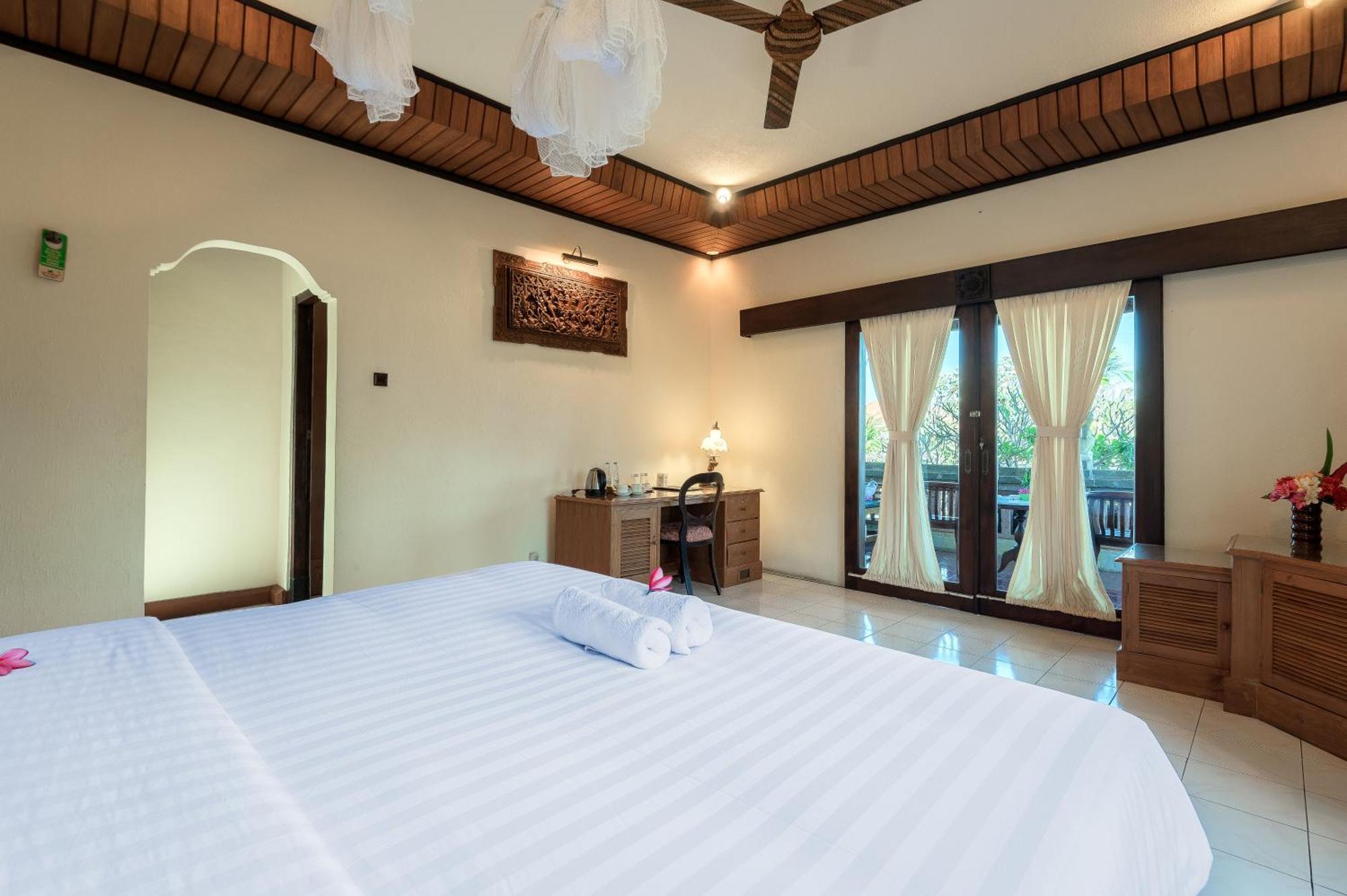 Banyualit Spa 'N Resort Lovina Buitenkant foto