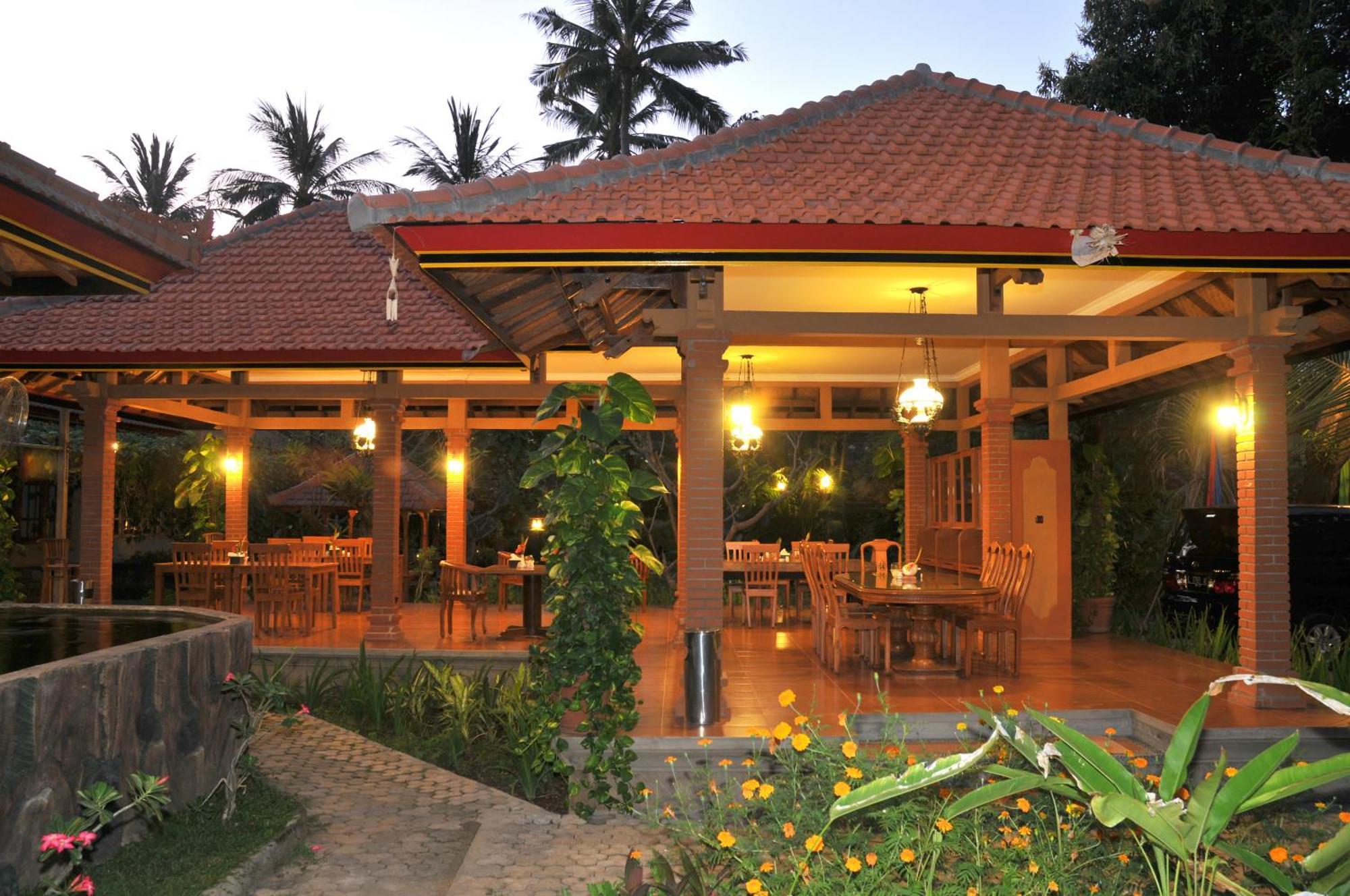 Banyualit Spa 'N Resort Lovina Buitenkant foto